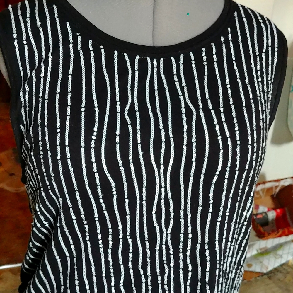 Sleeveless Simply Vera